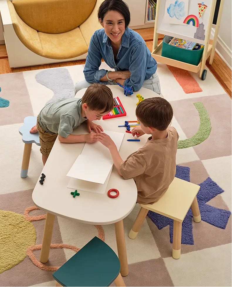 Kids creating art